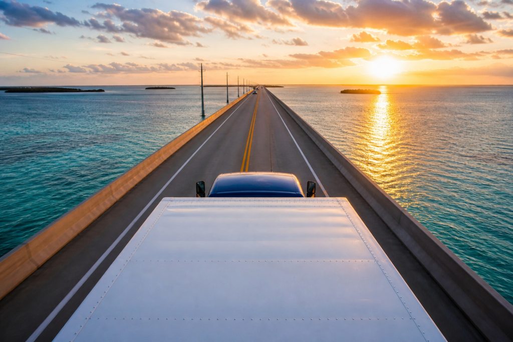 DST-Truck-Trailer-Rentals-top-of-truck-bridge
